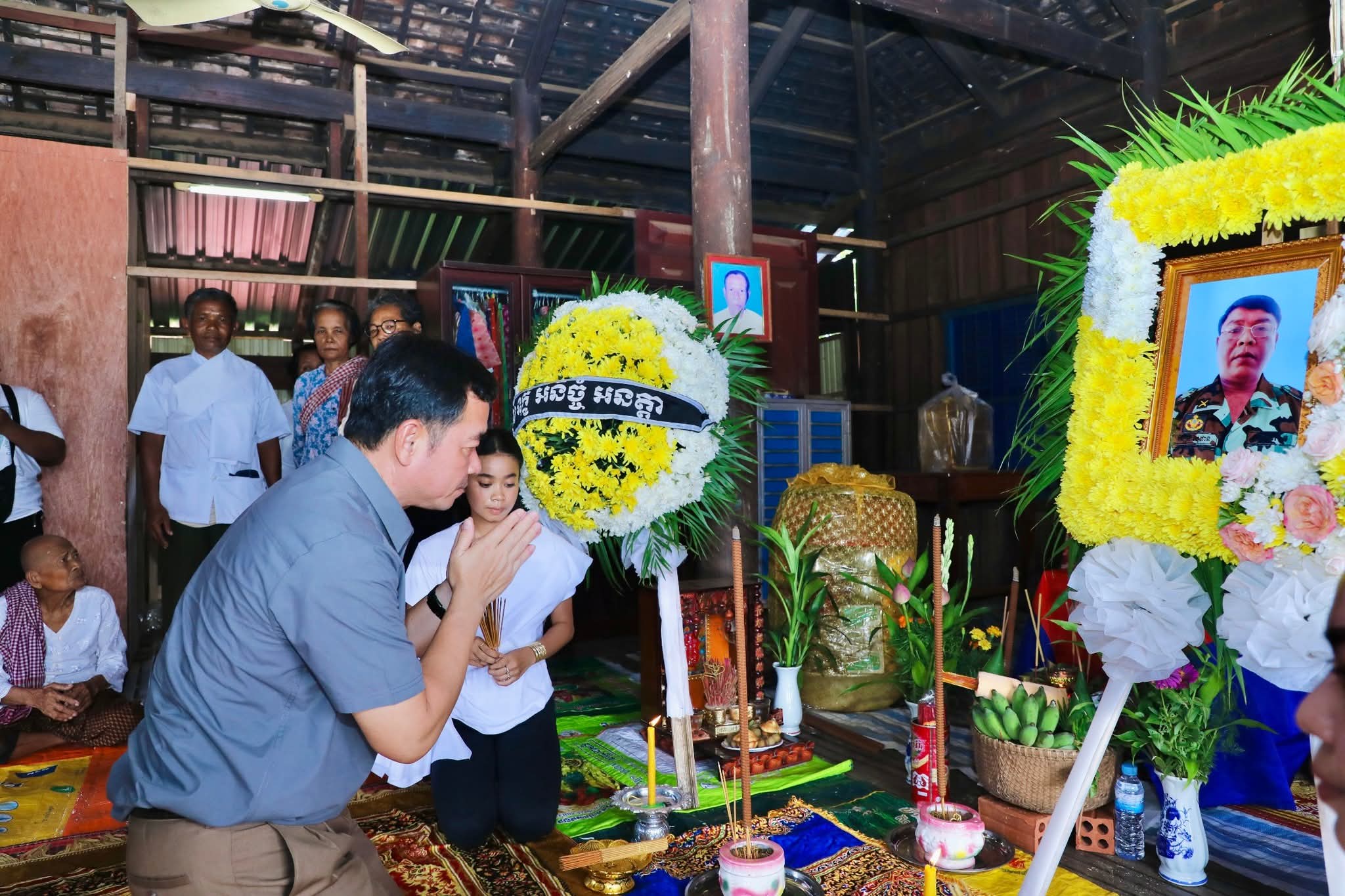 អភិបាលខេត្តកំពង់ចាម អញ្ជើញចូលរួមគោរពវិញ្ញាណក្ខន្ធសព យោធិនចូលនិវត្តន៍ នឿន សុផាន