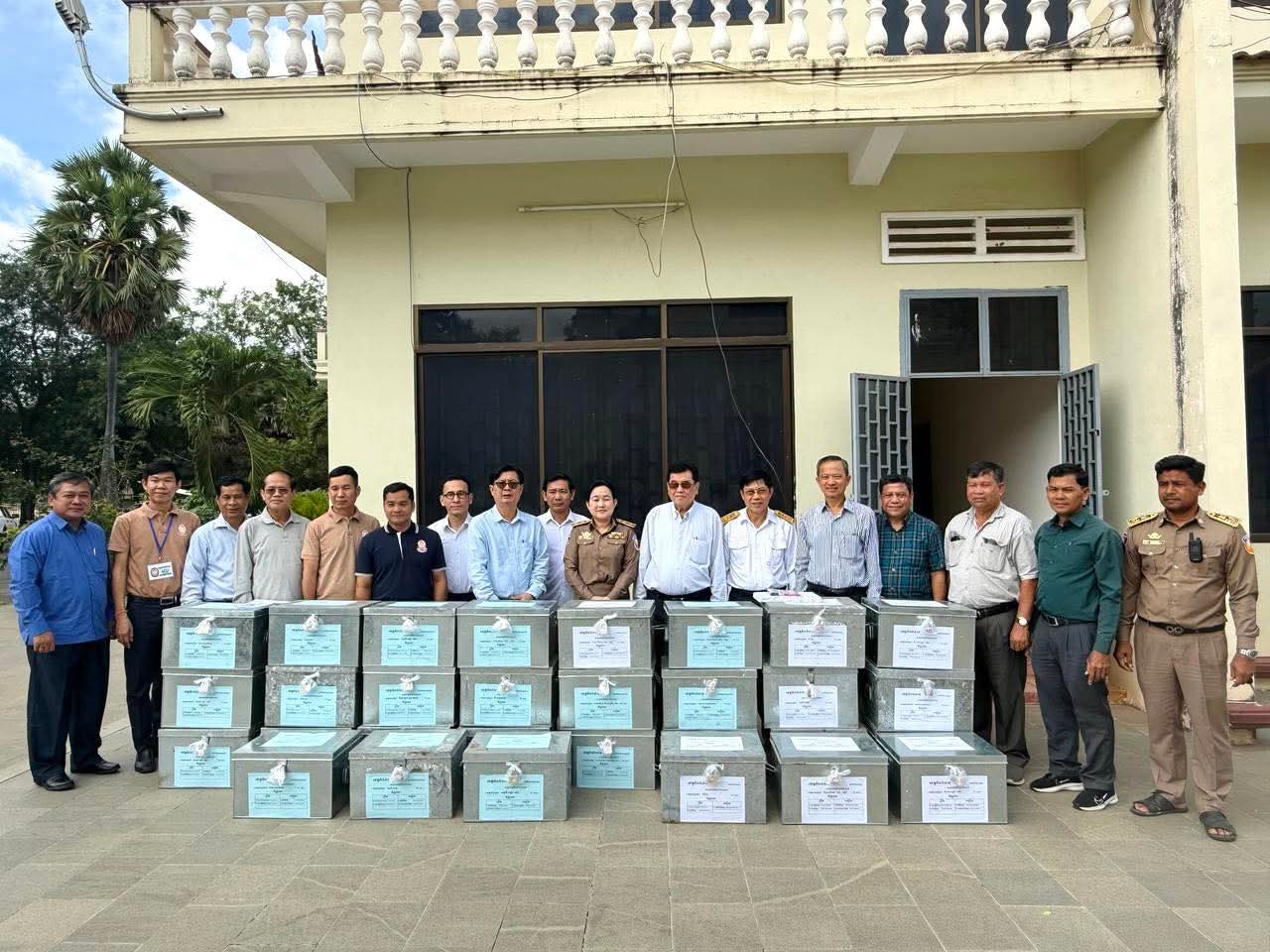 ពិធីប្រគល់ទទួលហិបវិញ្ញាសាប្រឡងសញ្ញាបត្រមធ្យមសិក្សាទុតិយភូមិ សម័យប្រឡង ២៨ សីហា ២០២៥ បានដឹកមកដល់រដ្ឋបាលខេត្តកំពង់ចាម