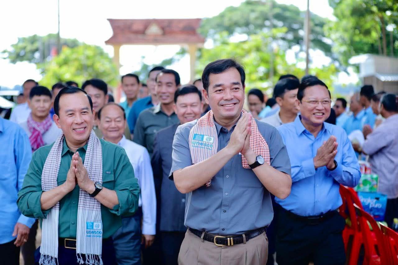 ពលរដ្ឋភៀសសឹក និងពលករ ៦៣២គ្រួសារ នៅស្រុកស្ទឹងត្រង់ និងស្រុកចំការលើ ទទួលបាន អំណោយសម្តេចធិបតី ហ៊ុន ម៉ាណែត និងលោកជំទាវ