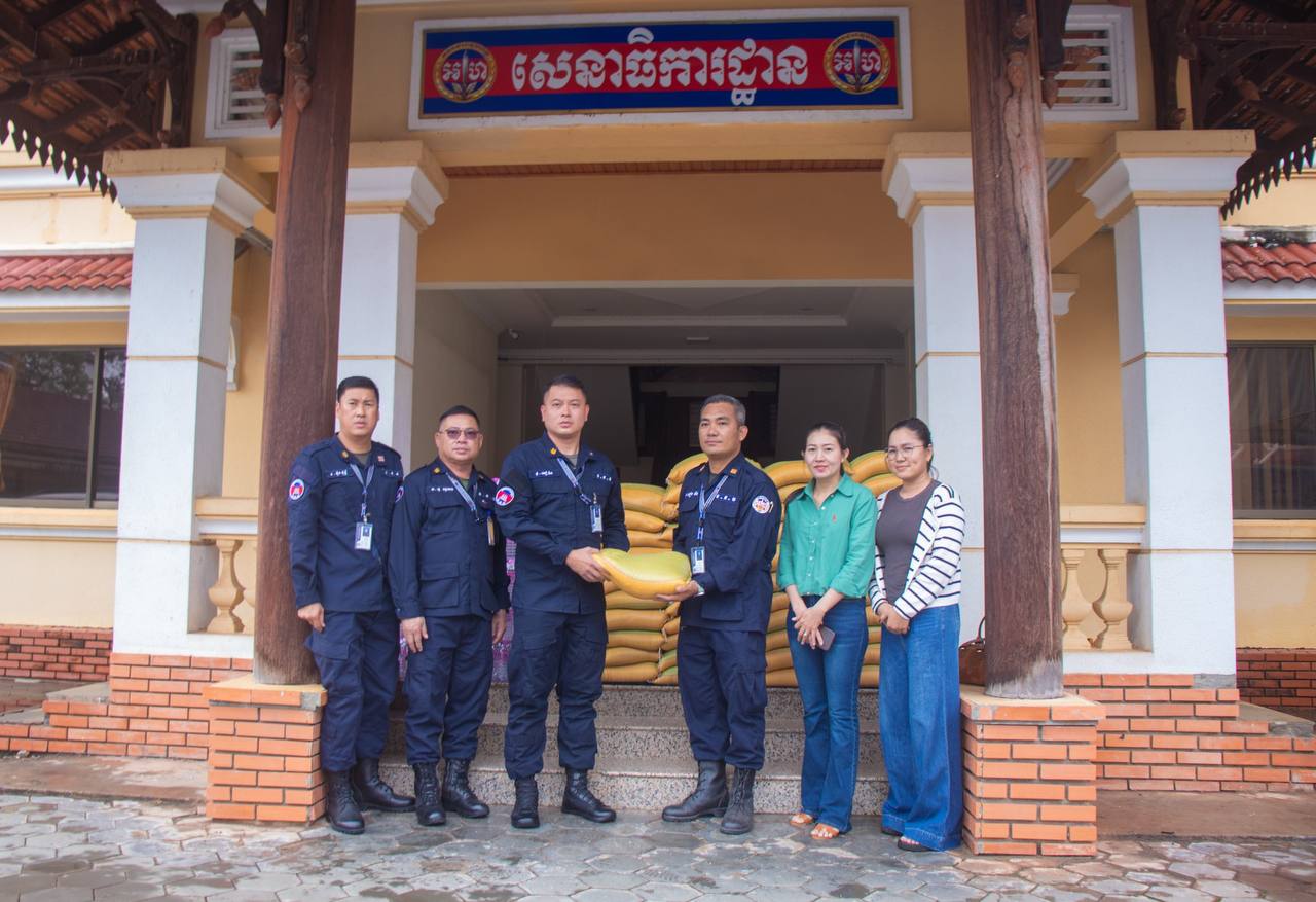 កងរាជអាវុធហត្ថខេត្តសៀមរាប សម្តែងនូវការថ្លែងអំណរគុណចំពោះ សប្បុរសជន