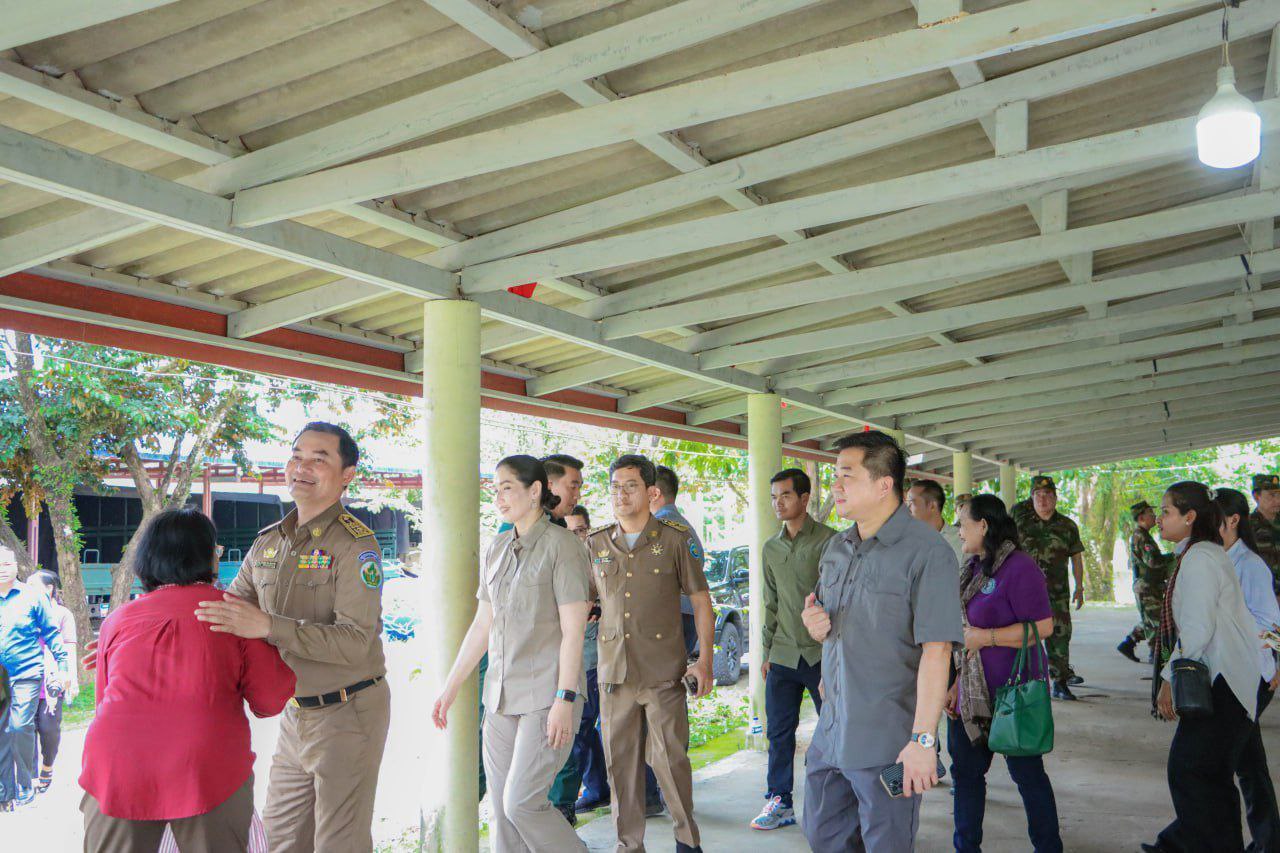 លោកឧត្តមសេនីយ៍ត្រី ម៉េង ស្រ៊ុន ចូលរួមអមដំណើរ ឯកឧត្តមបណ្ឌិត ជាម ច័ន្ទសោភ័ណ អញ្ជើញជាអធិបតីភាពក្នុងពិធីសំណេះសំណាល និងសាកសួរសុខទុក្ខដល់នាយទាហាន នាយទាហានរង និងពលទាហាន នៅក្នុងកងឯកភាពតំបន់ប្រតិបត្តិការសឹករងកោះកុង