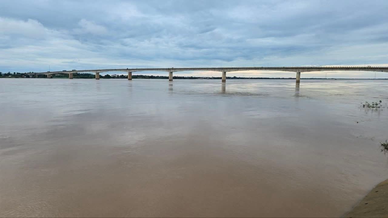 នៅថ្ងៃនេះទឹកទន្លេមេគង្គខេត្តកំពង់ចាមបានបន្តហក់ឡើងដល់កម្ពស់ជាង១២ម៉ែត្រ