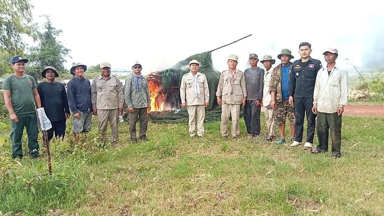 ឯកឧត្តមអនុរដ្ឋលេខាធិការ ទឹម បូរក្ស  អញ្ជើញដឹកនាំក្រុមការងារចុះត្រួតពិនិត្យ និងបង្ក្រាបបទល្មើសនេសាទនៅក្នុងភូមិសាស្ត្រ ឃុំប្ញស្សីកែវ ខេត្តក្រចេះ