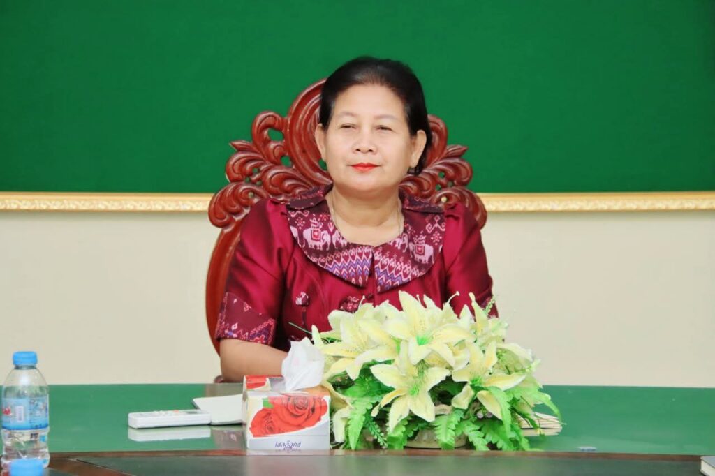 លោកស្រី សម ផល្លា អញ្ជើញជួបសំណេះសំណាលជាមួយនិវត្តជននៃមន្ទីរព័ត៌មានខេត្តកំពង់ចាម ក្នុងឱកាសបុណ្យភ្ជុំបិណ្ឌប្រពៃណីខ្មែរ