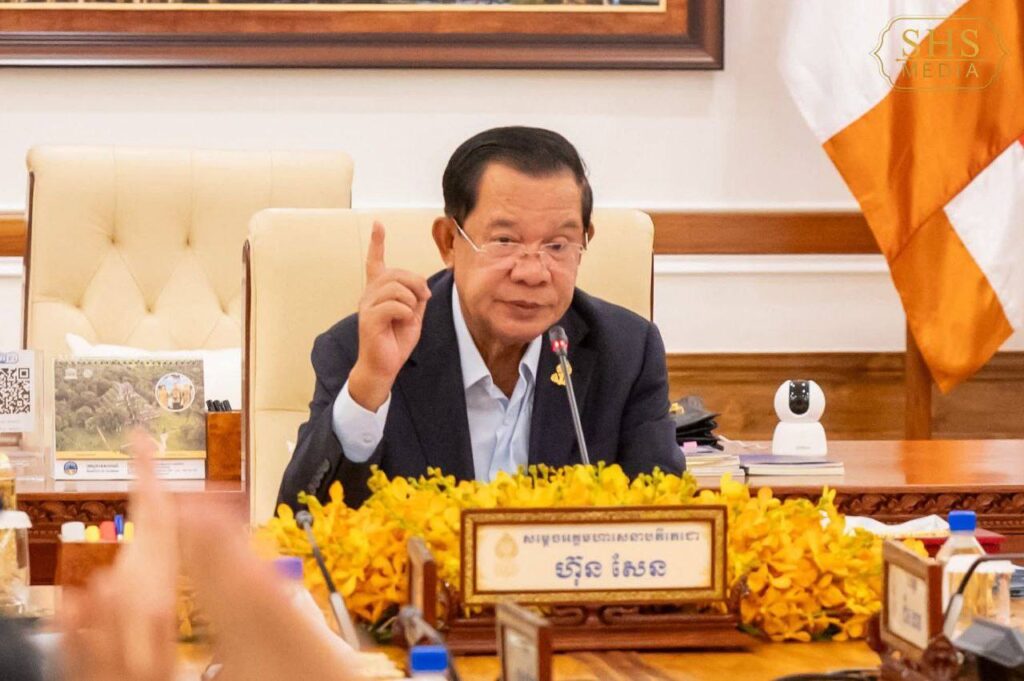សម្តេចតេជោ ហ៊ុន សែន ប្រធានព្រឹទ្ធសភា អញ្ជើញដឹកនាំកិច្ចប្រជុំគណៈកម្មាធិការអចិន្ត្រៃយ៍ព្រឹទ្ធសភា ដើម្បីពិនិត្យសំណើរបស់រដ្ឋសភា 