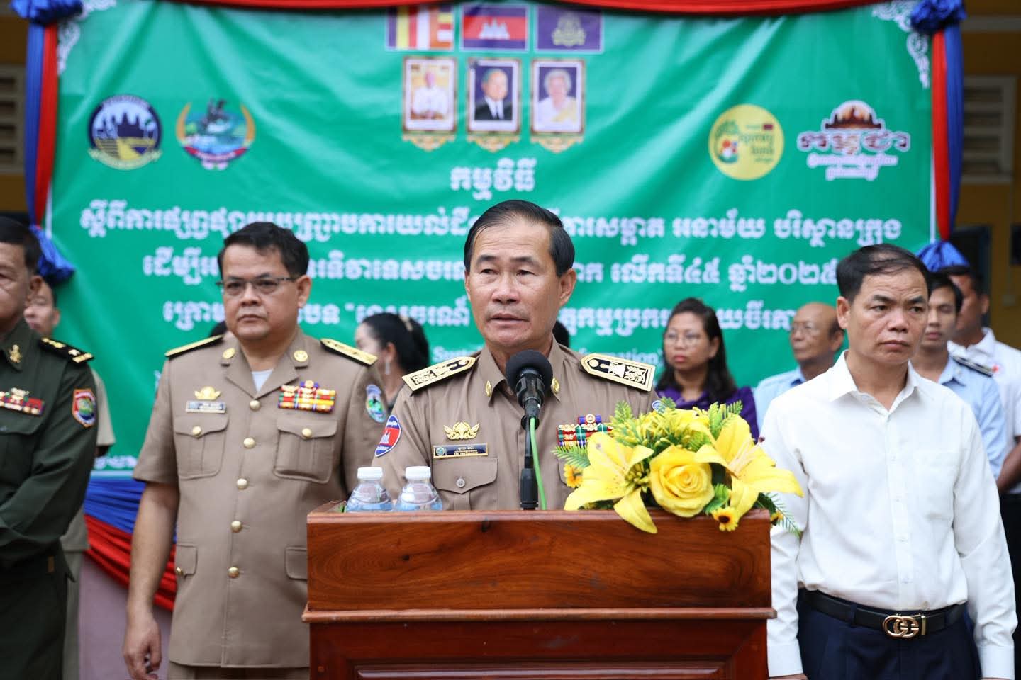 ឯកឧត្តម ខូយ រីដា បានជំរុញឱ្យអាជ្ញាធរពាក់ព័ន្ធ និងប្រតិបត្តិករទេសចរណ៍ទាំងអស់នៅទូទាំងខេត្តពោធិ៍សាត់ បន្តចូលរួមថែរក្សាបរិស្ថាន អនាម័យ និងសណ្ដាប់ធ្នាប់សាធារណៈ នៅតាមតំបន់ទេសចរណ៍នានា ឯកឧត្តម ខូយ រីដា បានជំរុញឱ្យអាជ្ញាធរពាក់ព័ន្ធ និងប្រតិបត្តិករទេសចរណ៍ទាំងអស់នៅទូទាំងខេត្តពោធិ៍សាត់ បន្តចូលរួមថែរក្សាបរិស្ថាន អនាម័យ និងសណ្ដាប់ធ្នាប់សាធារណៈ នៅតាមតំបន់ទេសចរណ៍នានា