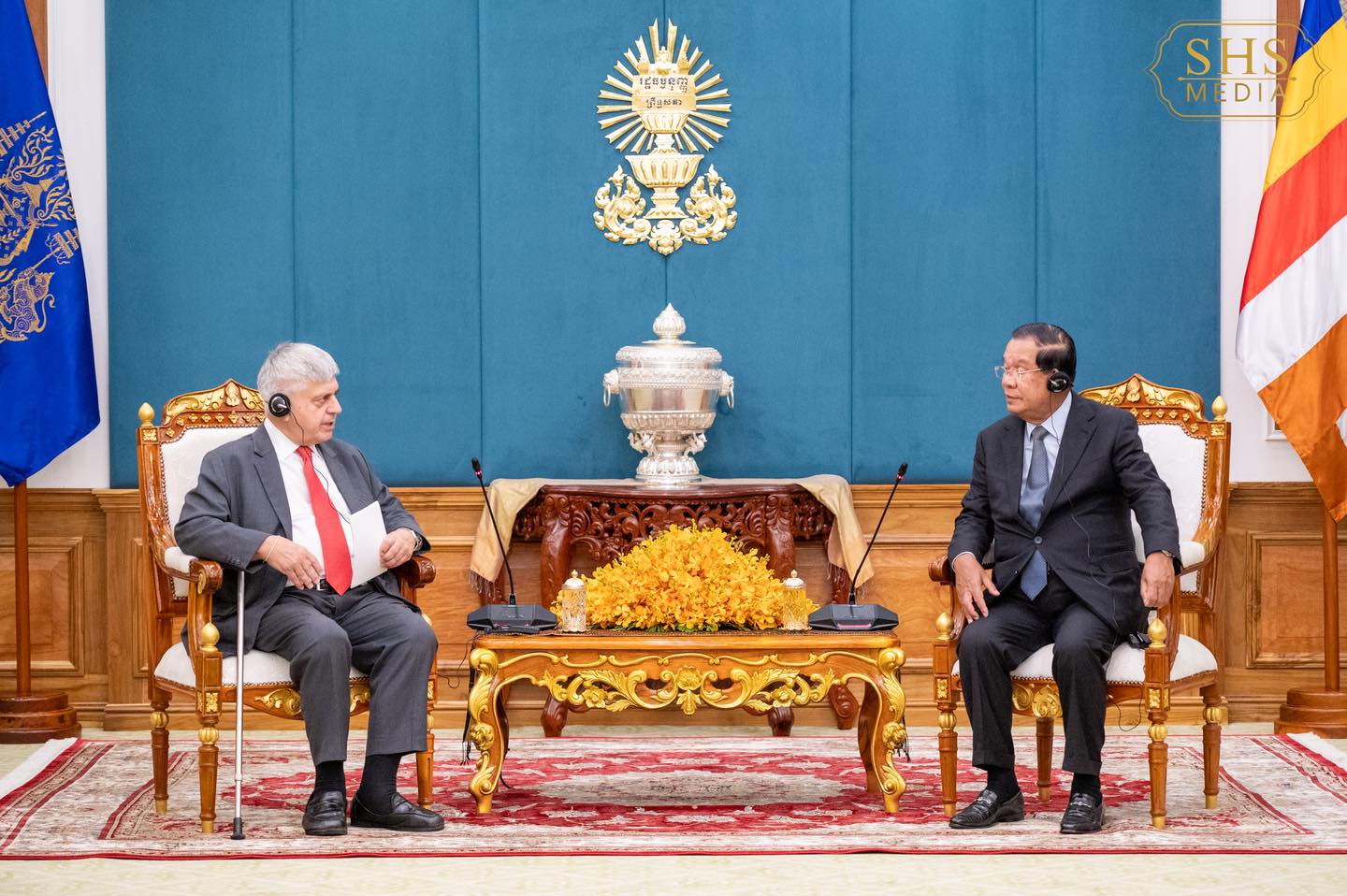 សម្តេចតេជោ ហ៊ុន សែន អនុញ្ញាតឱ្យឯកឧត្តម Wehelm Maximilian Donko ឯកអគ្គរដ្ឋទូតនៃសាធារណរដ្ឋអូទ្រីស ប្រចាំនៅកម្ពុជា ចូលជួបសម្ដែងការគួរសម និងជម្រាបលា សម្តេចតេជោ ហ៊ុន សែន អនុញ្ញាតឱ្យឯកឧត្តម Wehelm Maximilian Donko ឯកអគ្គរដ្ឋទូតនៃសាធារណរដ្ឋអូទ្រីស ប្រចាំនៅកម្ពុជា ចូលជួបសម្ដែងការគួរសម និងជម្រាបលា