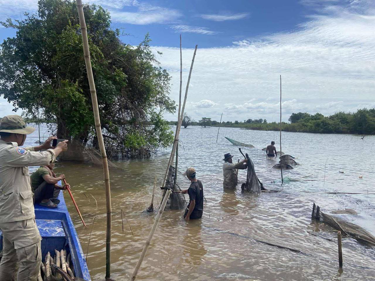 ជលផលខេត្តកំពង់ចាម បន្តបង្ក្រាបបទល្មើសនេសាទបាន ៣ករណីនៅក្នុងភូមិសាស្ត្រស្រុកកំពង់សៀម