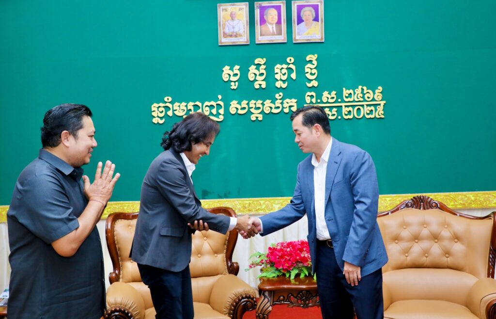 ឯកឧត្តម អ៊ុន ចាន់ដា អនុញ្ញាតឱ្យប្រតិភូក្រុមការងារក្រសួងទេសចរណ៍ ចូលជួបសម្ដែងការគួរសម និងពិភាក្សាការងារ 