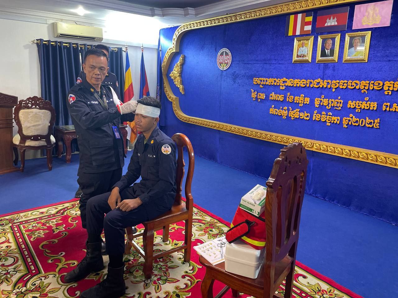 វិជ្ជា ជាទ្រព្យ ប្រាជ្ញា ជាអាវុធ! ! ! កងរាជអាវុធហត្ថខេត្តកំពង់ស្ពឺ… វិជ្ជា ជាទ្រព្យ ប្រាជ្ញា ជាអាវុធ! ! ! កងរាជអាវុធហត្ថខេត្តកំពង់ស្ពឺ…
