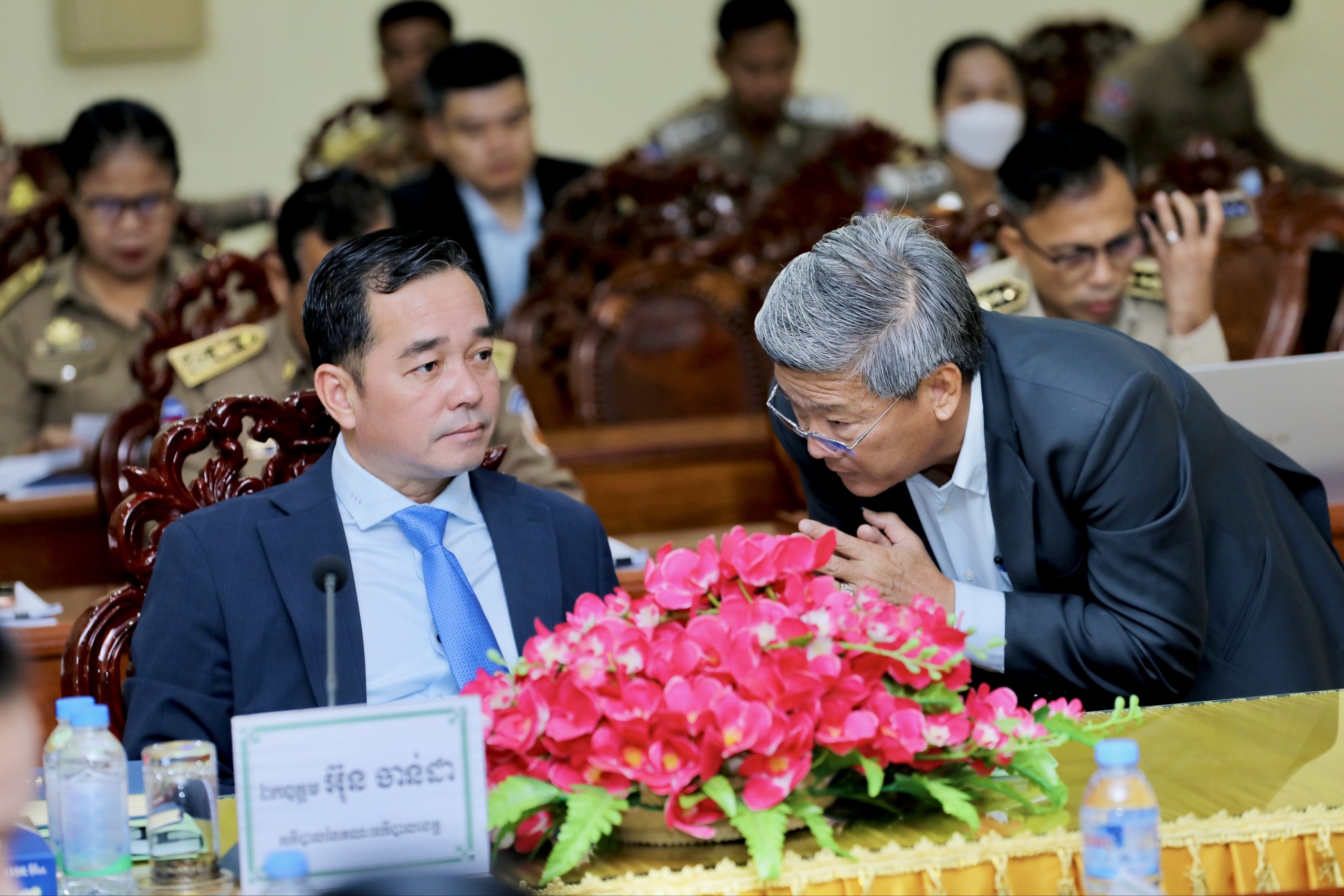 ក្រោមពាក្យស្លោក «អំបុកស្រូវថ្មី វាយសត្រូវឈ្លានពាន» អភិបាលខេត្តកំពង់ចាម បន្ថែមអំបុកស្រូវថ្មី ចំនួន ៥ពាន់កញ្ចប់ ចែកជូនដល់វីរៈកងទ័ពជួរមុខ