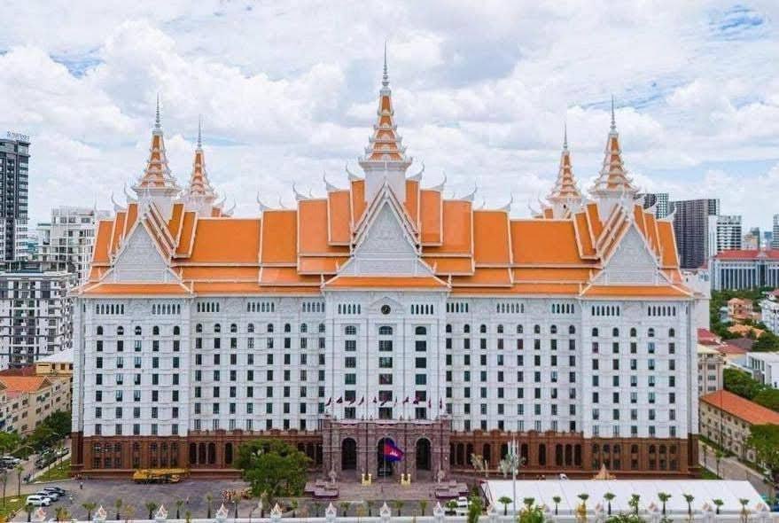 ក្រសួងមហាផ្ទៃ នៃរាជរដ្ឋាភិបាលកម្ពុជា ចេញសេចក្ដីប្រកាស ច្រានចោលការបំភាន់ និងមួលបង្កាច់ របស់ភាគីថៃ លើការសម្រេចផ្អាក ការធ្វើដំណើរ ឆ្លងកាត់ព្រំដែនកម្ពុជា ជាប់ជាមួយថៃ