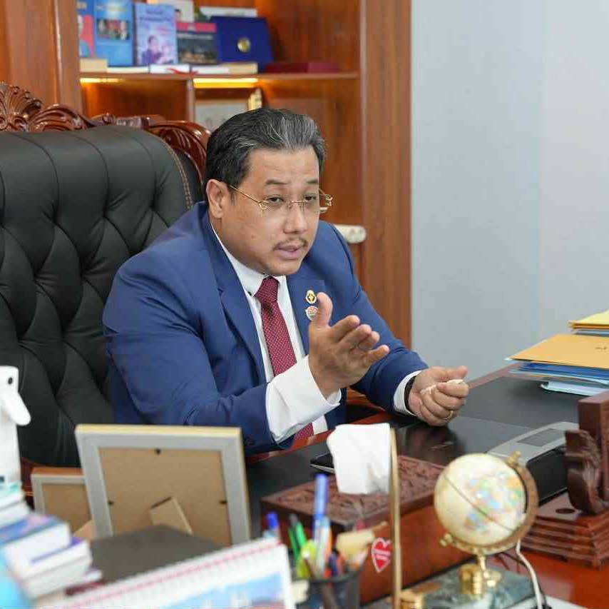 Breaking News: ឯកឧត្តមបណ្ឌិត សុខ ប្រសិទ្ធិ ព្រមានអំពីក្រុមឆបោកប្រើសម្លេង AI បន្លំសុំប្រាក់តាមបណ្តាញសង្គម