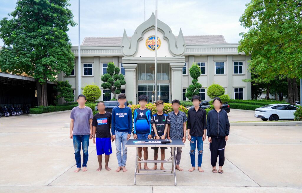 អាវុធហត្ថរាជធានីភ្នំពេញ បង្ក្រាបជនសង្ស័យប្រុសស្រី៨នាក់ ពាក់ព័ន្ធករណីគ្រឿងញៀន ០៣ករណីផ្សេងគ្នា!