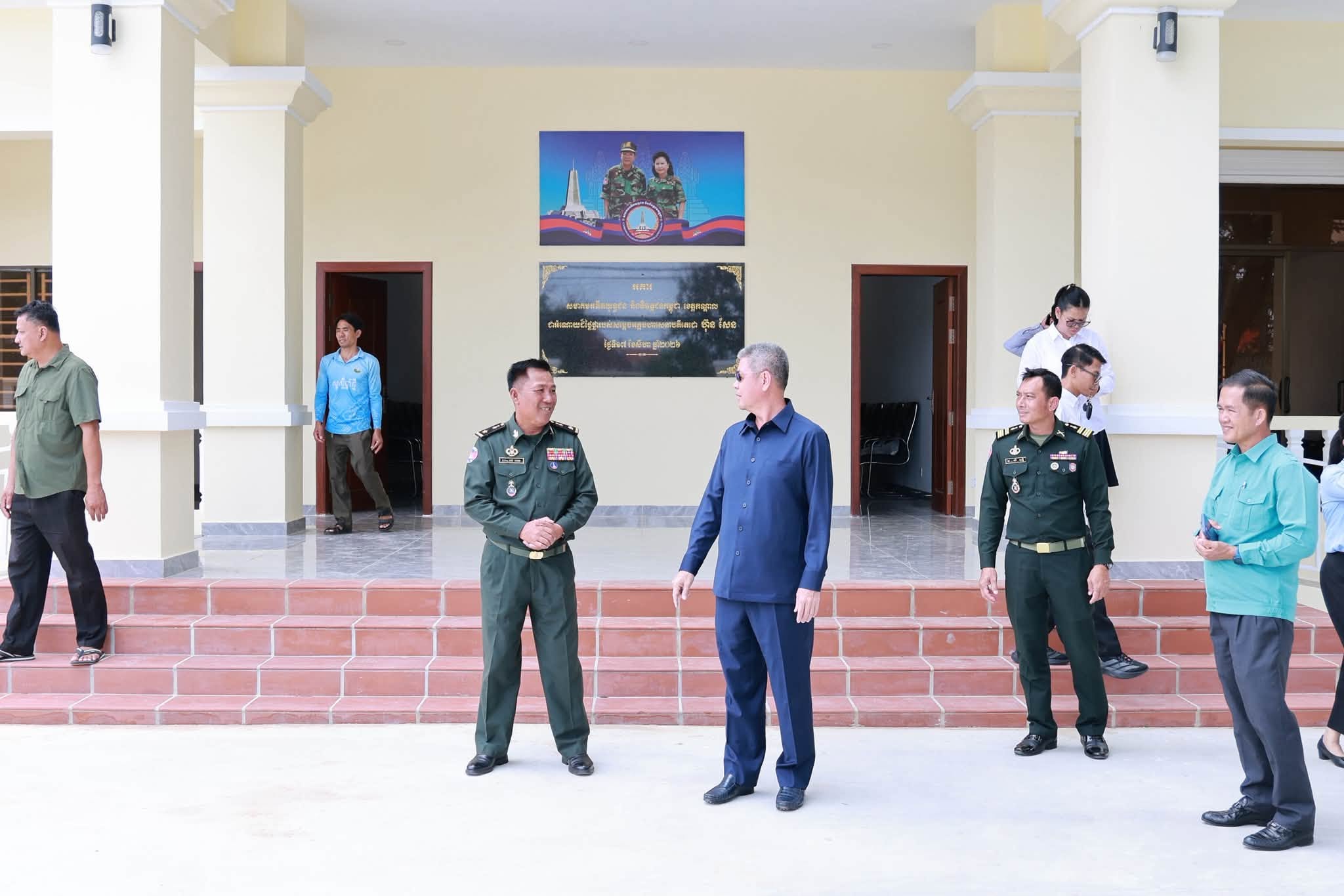 ឯកឧត្តម គួច ចំរើន ចុះពិនិត្យវឌ្ឍនភាពសាងសង់អគារទីស្នាក់ការ សមាគមអតីតយុទ្ធជន និងនិវត្តជនកម្ពុជាខេត្តកណ្តាល ឯកឧត្តម គួច ចំរើន ចុះពិនិត្យវឌ្ឍនភាពសាងសង់អគារទីស្នាក់ការ សមាគមអតីតយុទ្ធជន និងនិវត្តជនកម្ពុជាខេត្តកណ្តាល