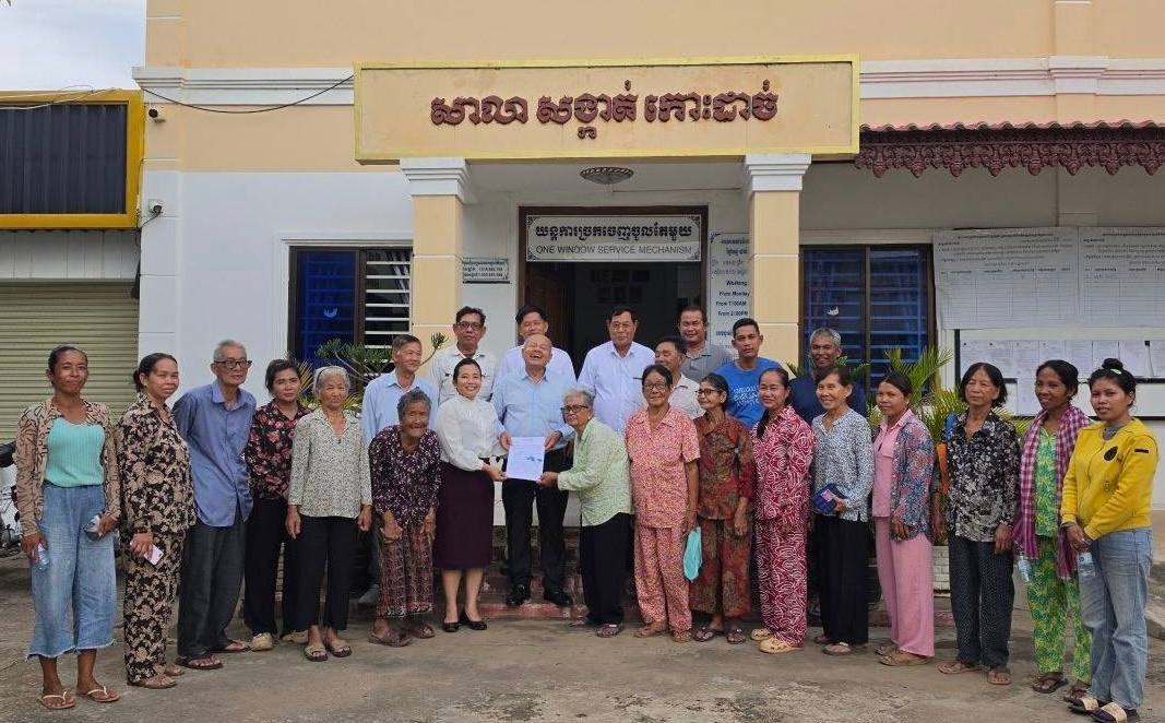 ក្រុមការងាររៀបចំក្រសួងដែនដី នគរូបនីយកម្ម និងសំណង់ បានសហការជាមួយចៅសង្កាត់កោះដាច់ បន្តចុះប្រជុំពិភាក្សា និងសម្របសម្រួលដោះស្រាយបញ្ហាដីរួមក្រុម នៅសង្កាត់កោះដាច់ ខណ្ឌជ្រោយចង្វារ រាជធានីភ្នំពេញ ក្រុមការងាររៀបចំក្រសួងដែនដី នគរូបនីយកម្ម និងសំណង់ បានសហការជាមួយចៅសង្កាត់កោះដាច់ បន្តចុះប្រជុំពិភាក្សា និងសម្របសម្រួលដោះស្រាយបញ្ហាដីរួមក្រុម នៅសង្កាត់កោះដាច់ ខណ្ឌជ្រោយចង្វារ រាជធានីភ្នំពេញ